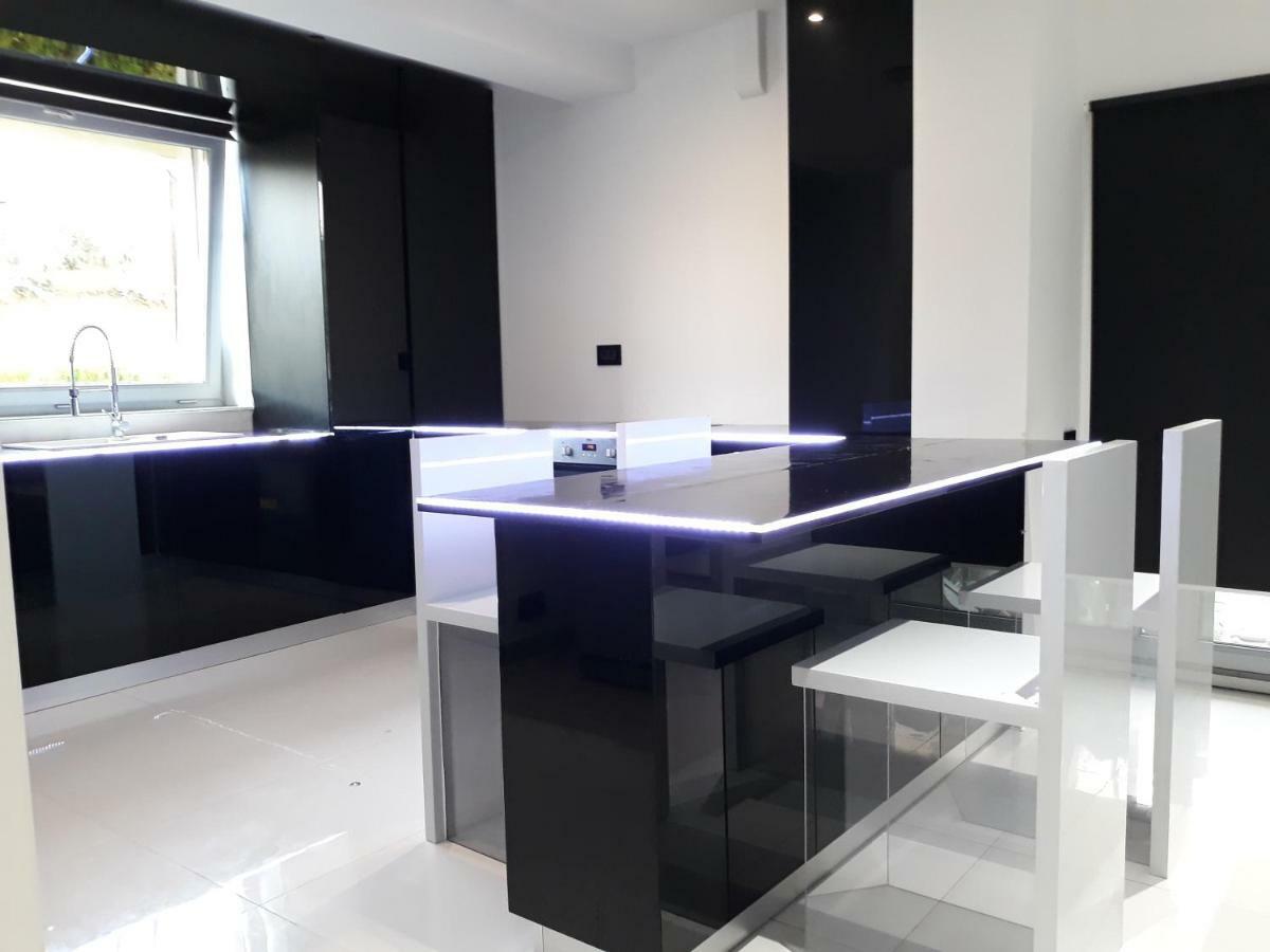 Ezra Luxury Apartments Năvodari Exteriör bild